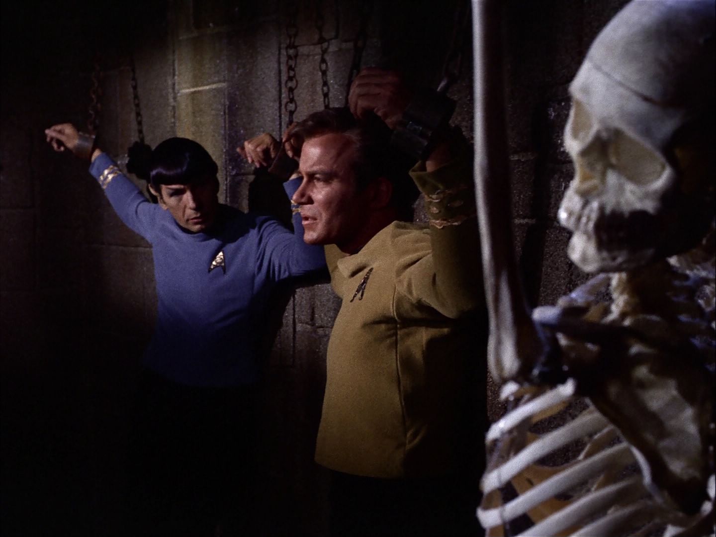 ariane179254_StarTrek_2x07_Catspaw_2151.jpg