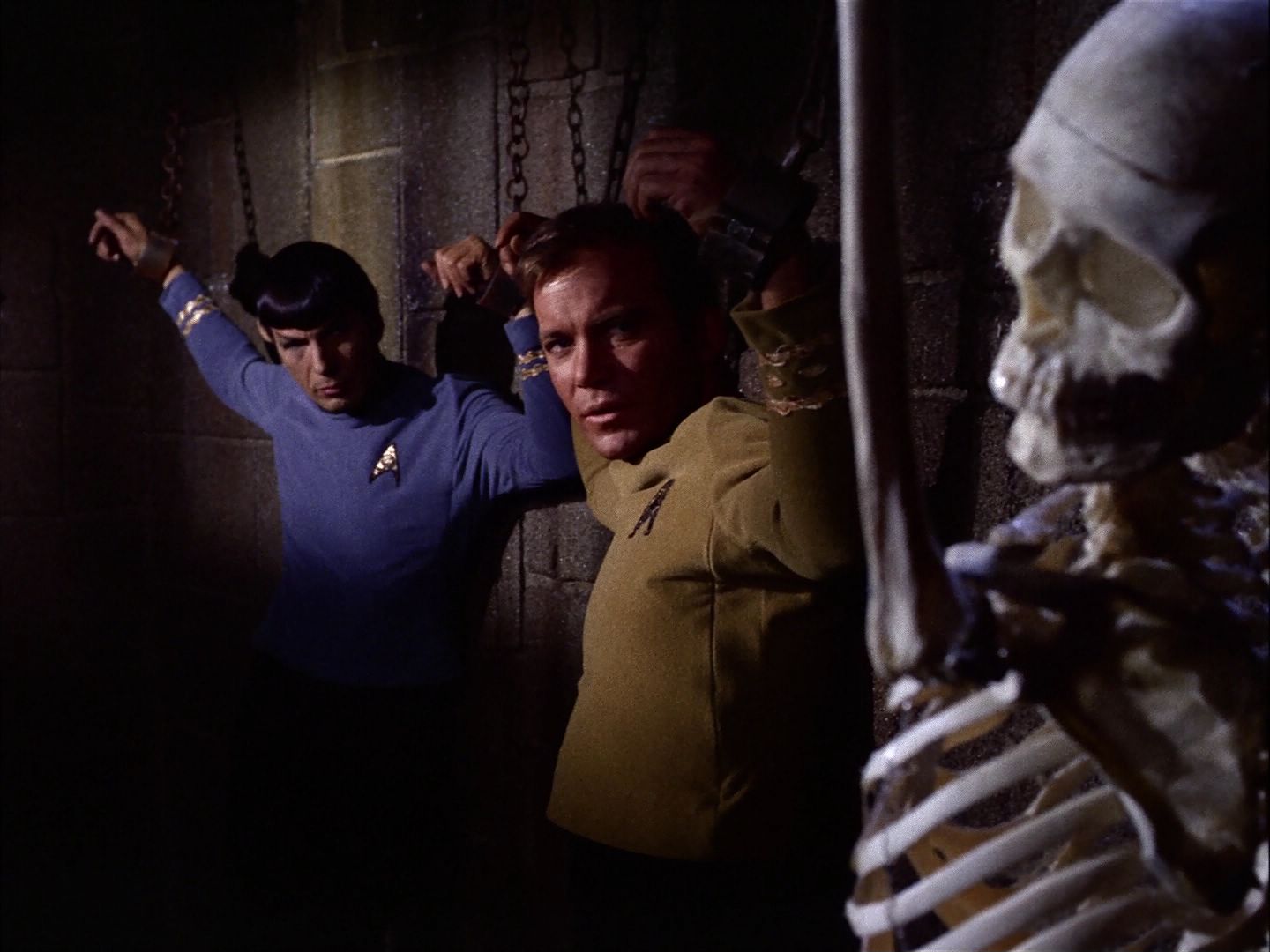 ariane179254_StarTrek_2x07_Catspaw_2155.jpg