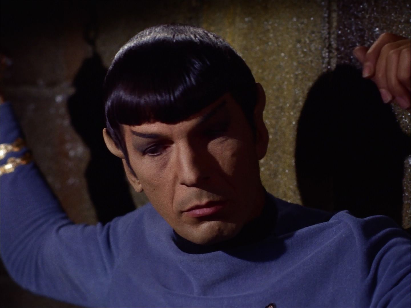 ariane179254_StarTrek_2x07_Catspaw_2163.jpg