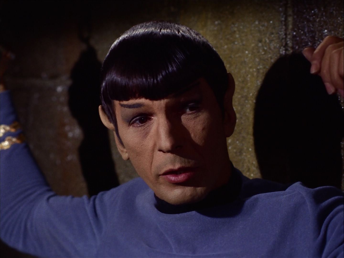 ariane179254_StarTrek_2x07_Catspaw_2169.jpg