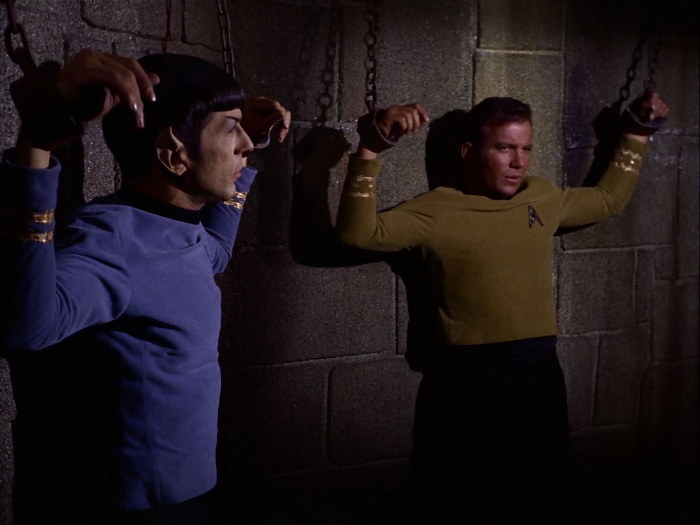 ariane179254_StarTrek_2x07_Catspaw_2184.jpg