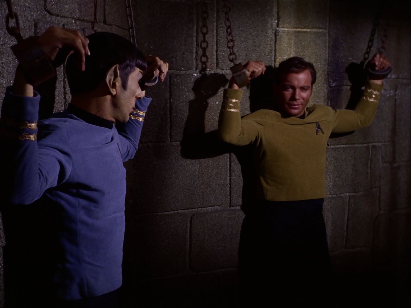 ariane179254_StarTrek_2x07_Catspaw_2200.jpg