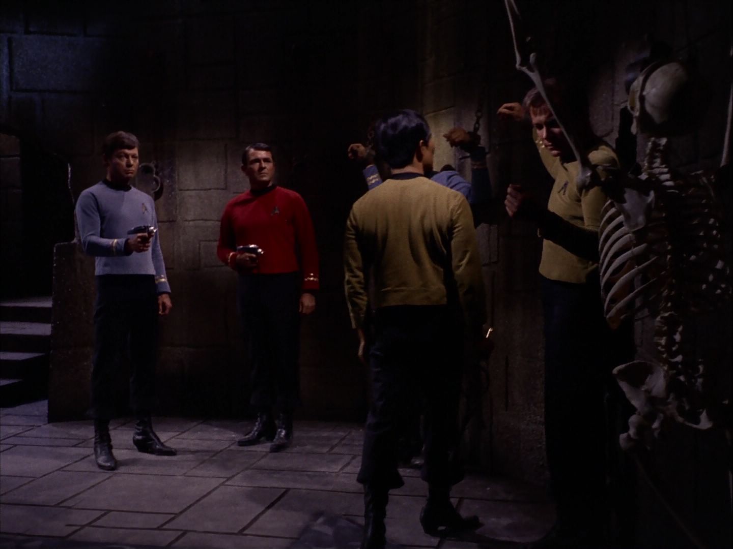 ariane179254_StarTrek_2x07_Catspaw_2230.jpg