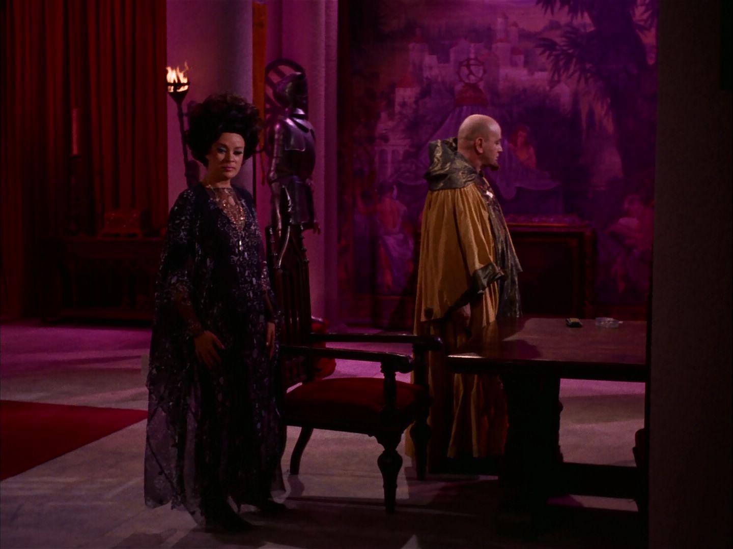 ariane179254_StarTrek_2x07_Catspaw_2267.jpg
