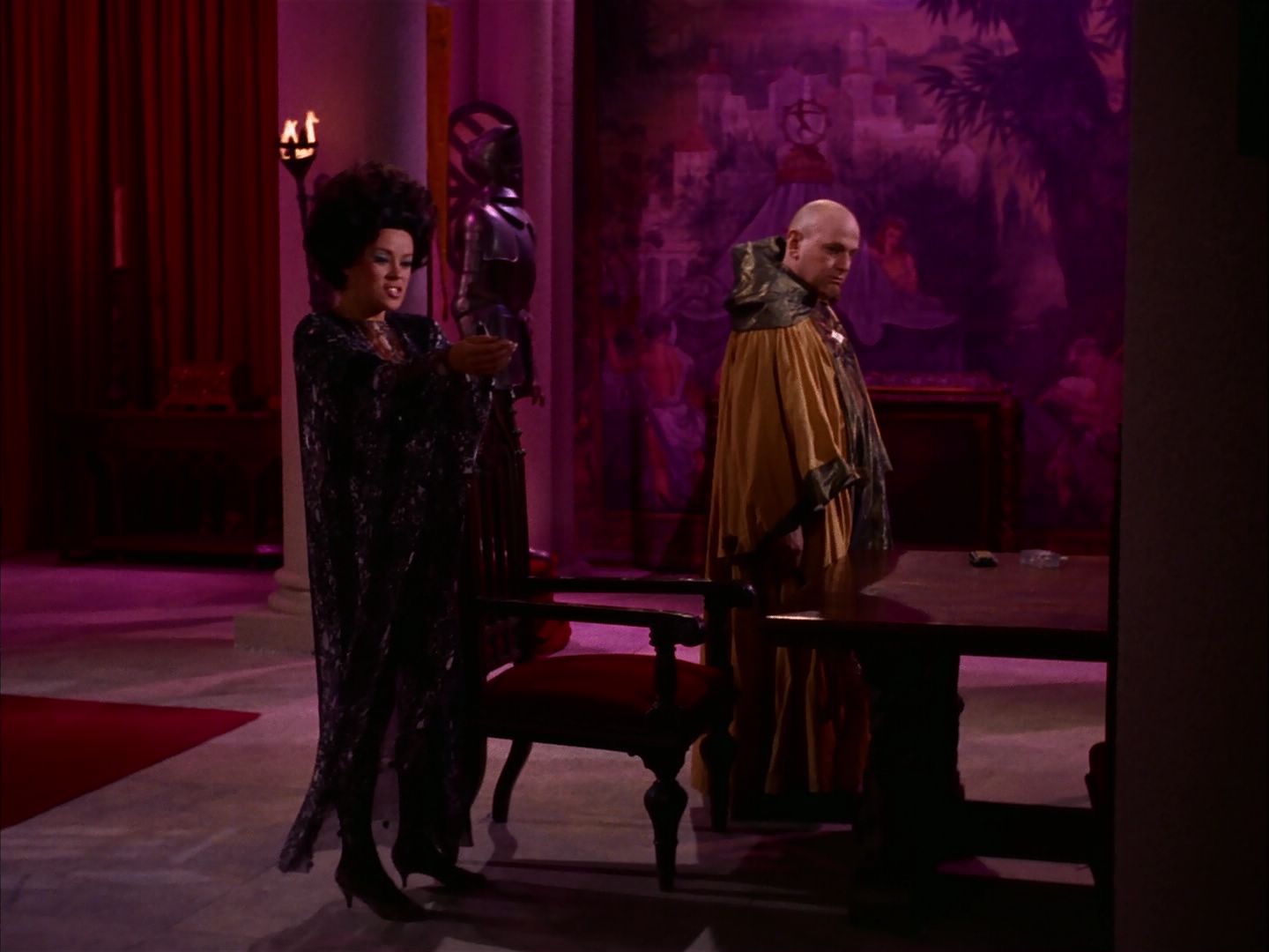 ariane179254_StarTrek_2x07_Catspaw_2270.jpg