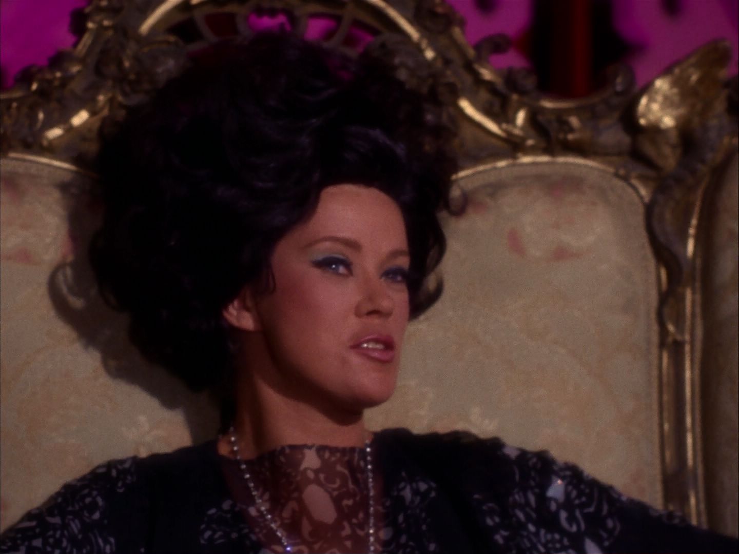 ariane179254_StarTrek_2x07_Catspaw_2320.jpg