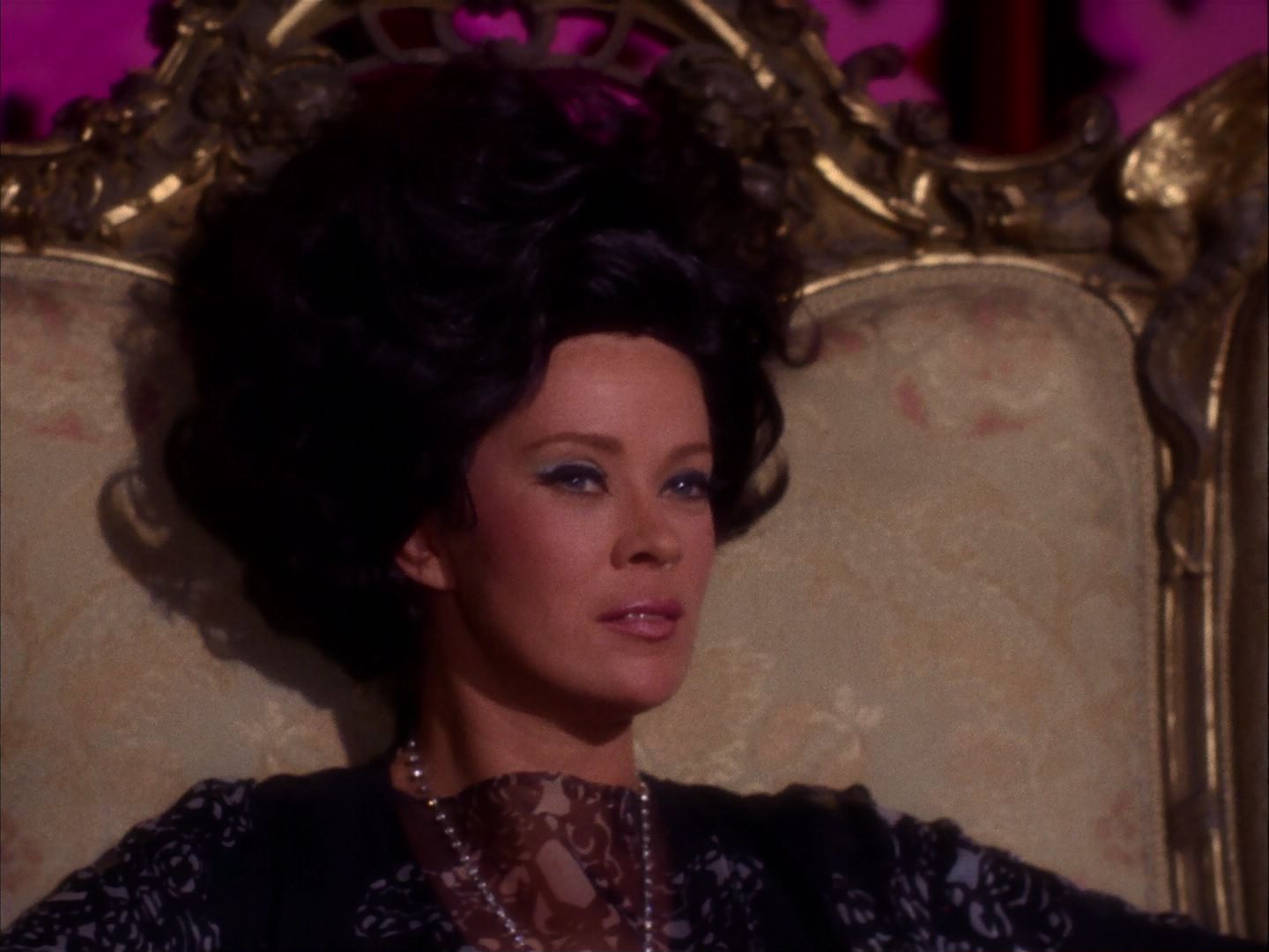 ariane179254_StarTrek_2x07_Catspaw_2326.jpg