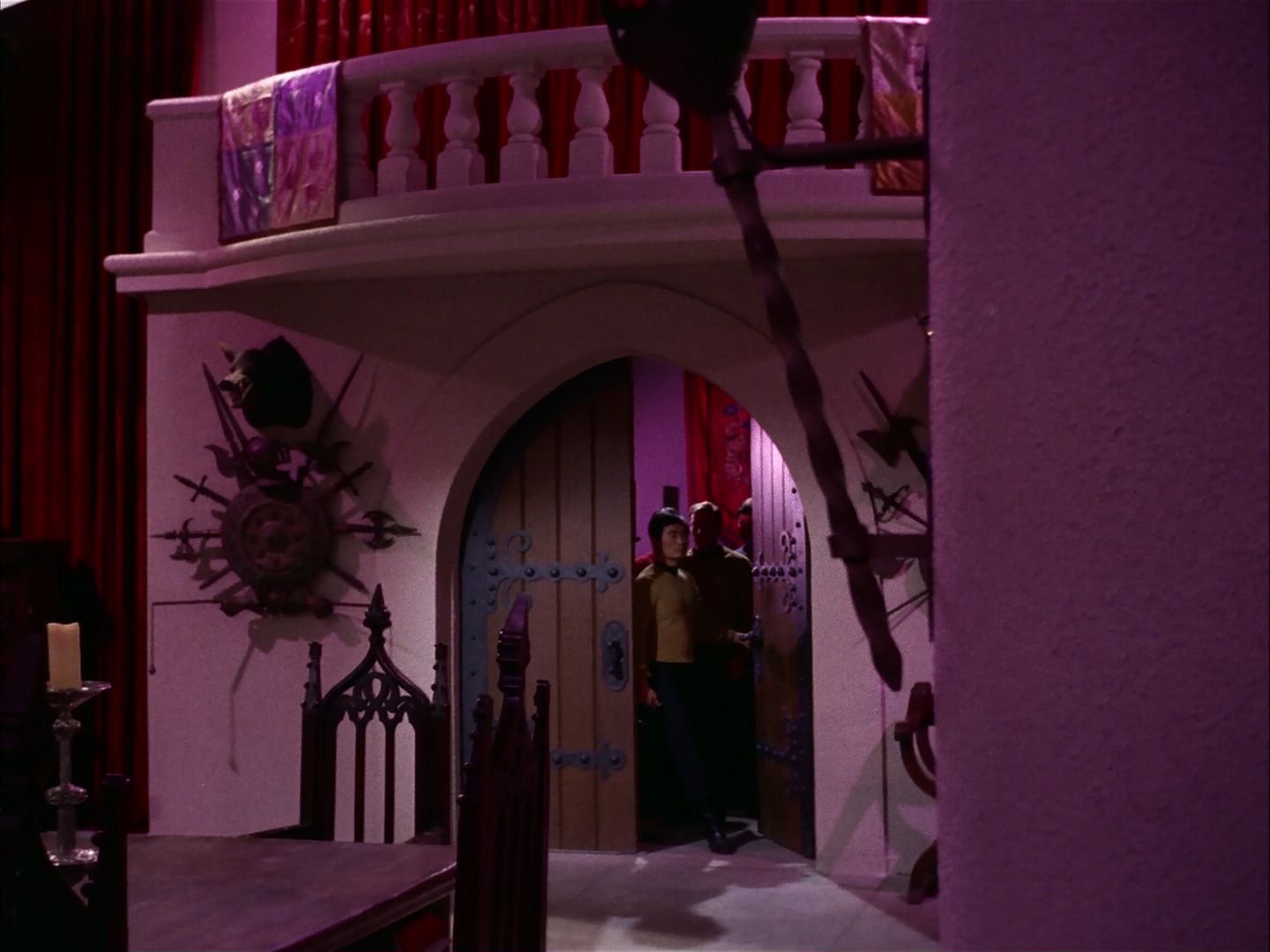 ariane179254_StarTrek_2x07_Catspaw_2330.jpg