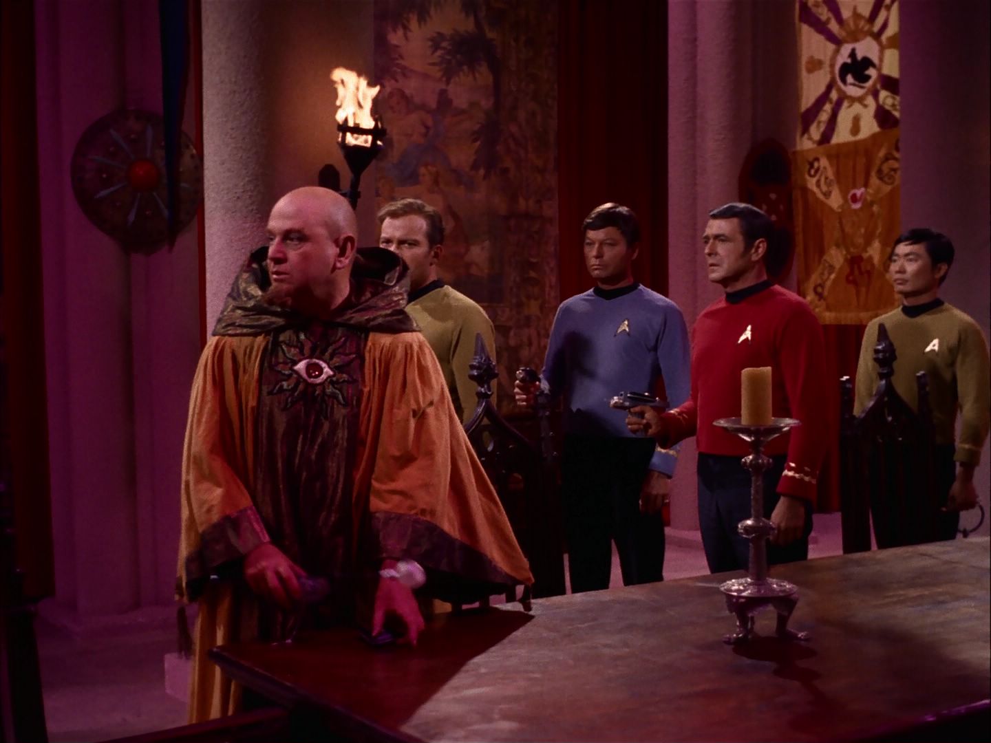 ariane179254_StarTrek_2x07_Catspaw_2355.jpg