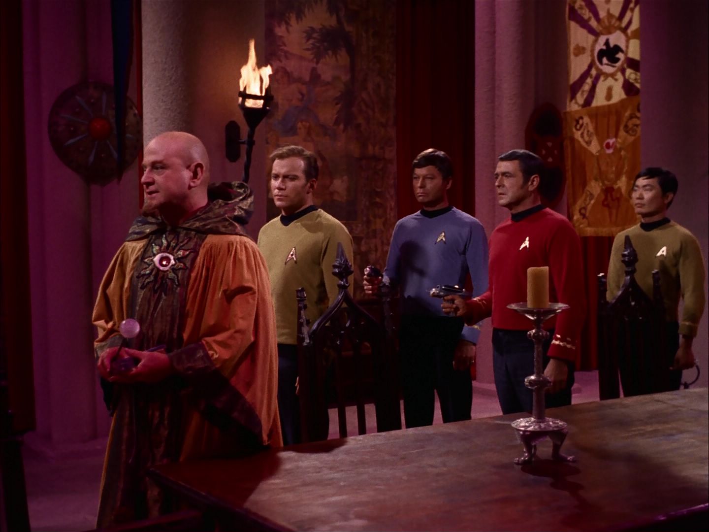 ariane179254_StarTrek_2x07_Catspaw_2357.jpg