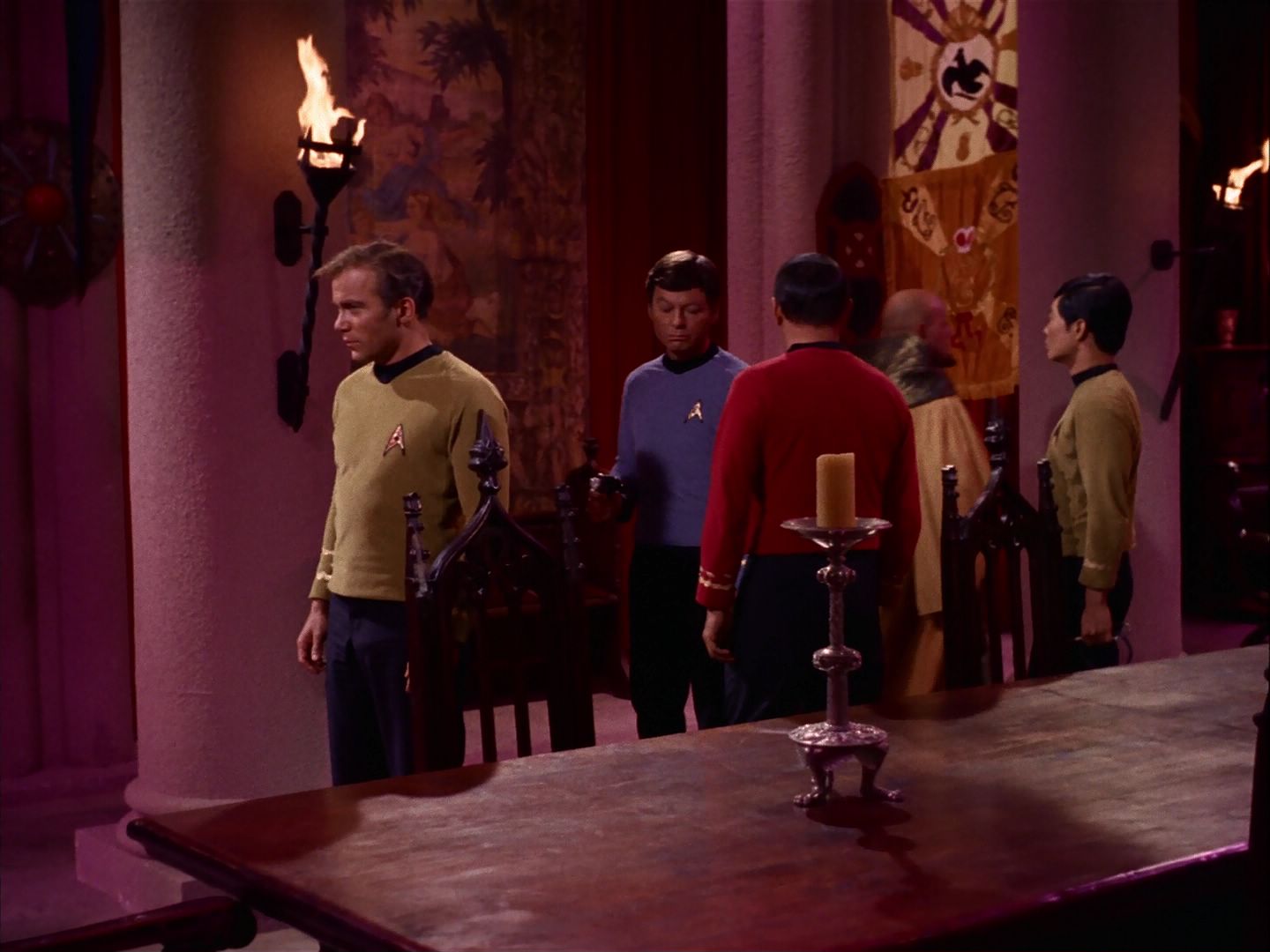 ariane179254_StarTrek_2x07_Catspaw_2368.jpg