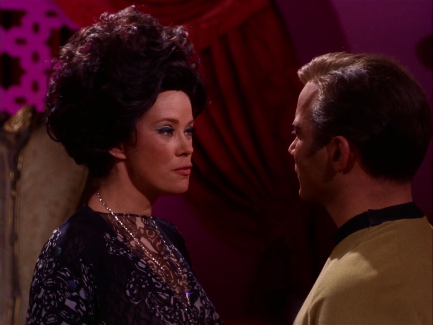 ariane179254_StarTrek_2x07_Catspaw_2437.jpg