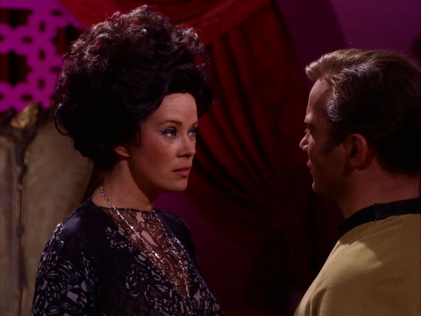 ariane179254_StarTrek_2x07_Catspaw_2439.jpg