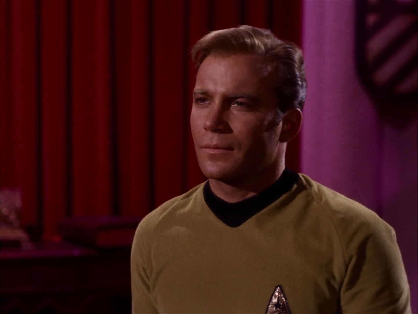 ariane179254_StarTrek_2x07_Catspaw_2481.jpg