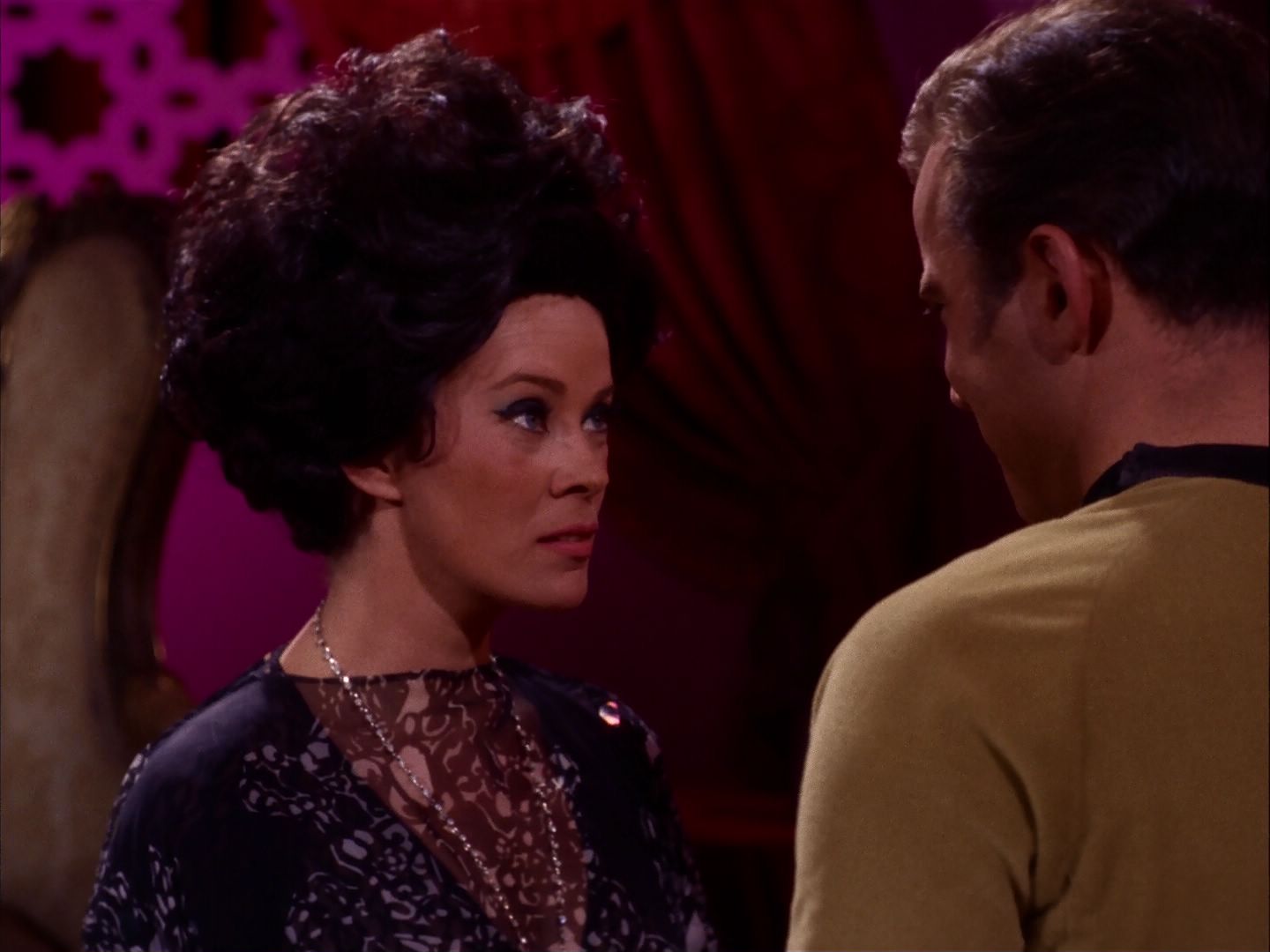 ariane179254_StarTrek_2x07_Catspaw_2510.jpg