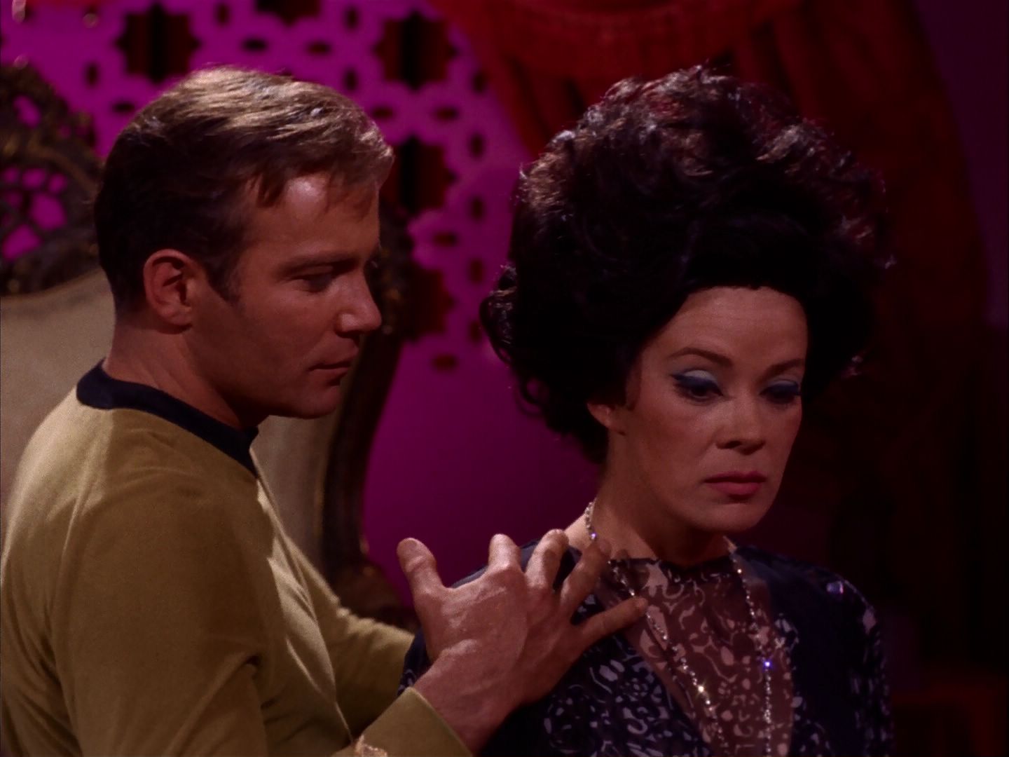 ariane179254_StarTrek_2x07_Catspaw_2519.jpg