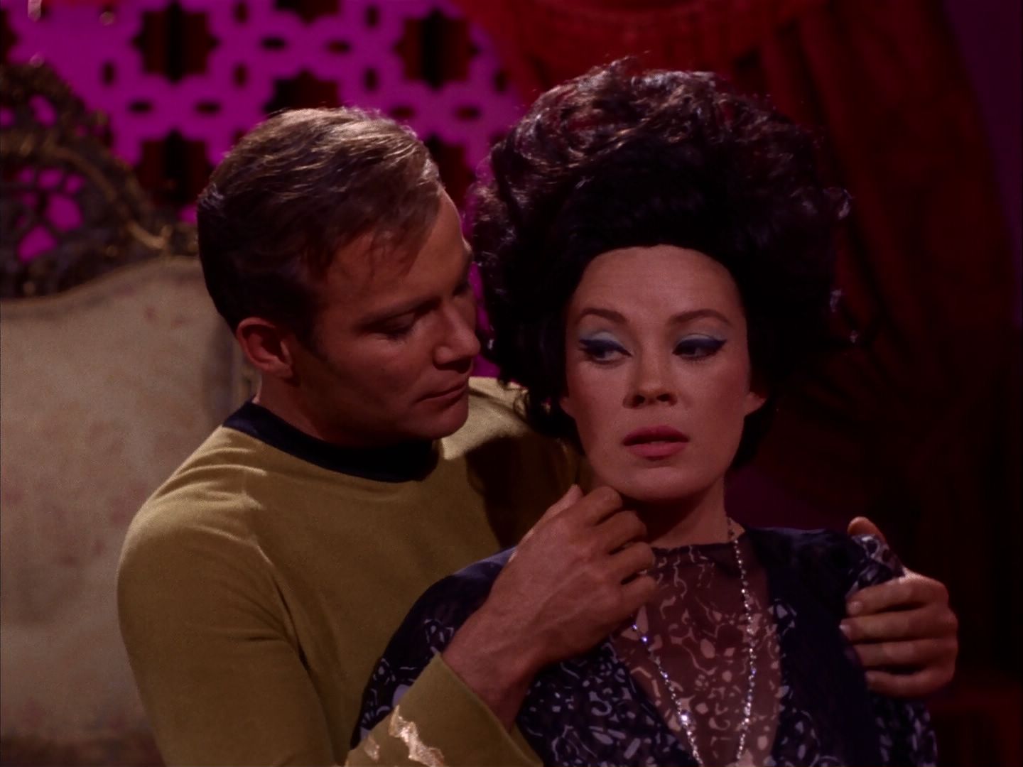 ariane179254_StarTrek_2x07_Catspaw_2526.jpg