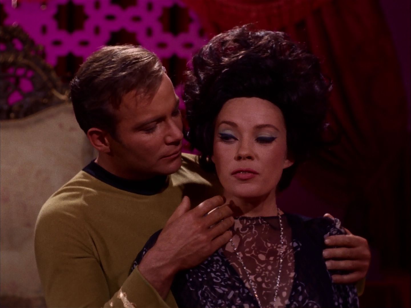 ariane179254_StarTrek_2x07_Catspaw_2527.jpg