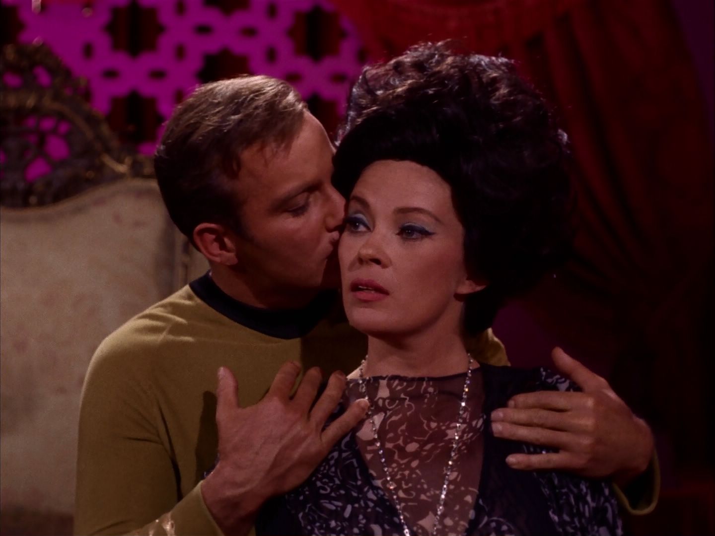 ariane179254_StarTrek_2x07_Catspaw_2530.jpg