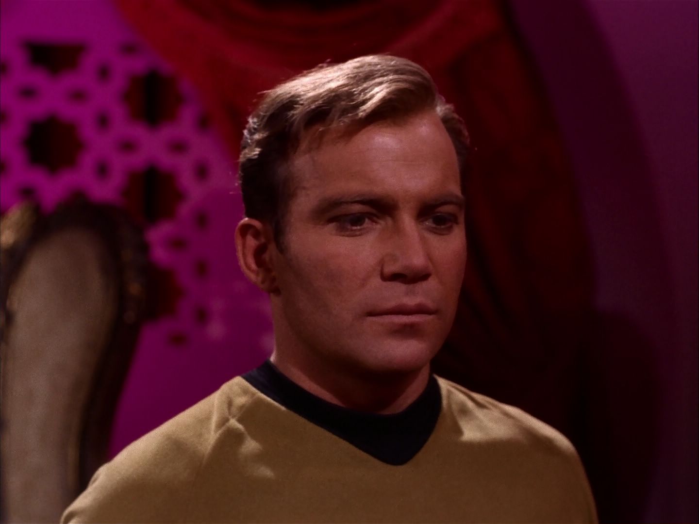 ariane179254_StarTrek_2x07_Catspaw_2559.jpg