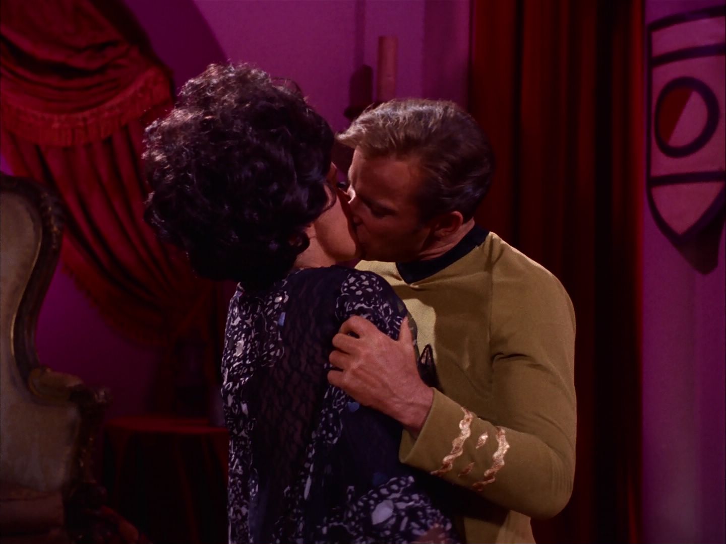 ariane179254_StarTrek_2x07_Catspaw_2606.jpg