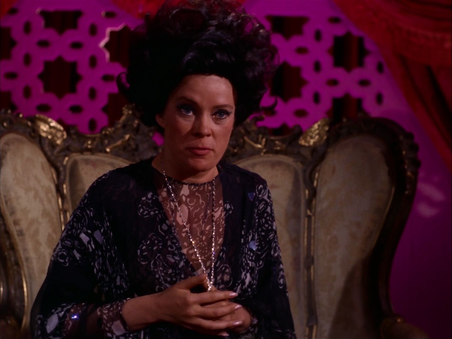 ariane179254_StarTrek_2x07_Catspaw_2708.jpg