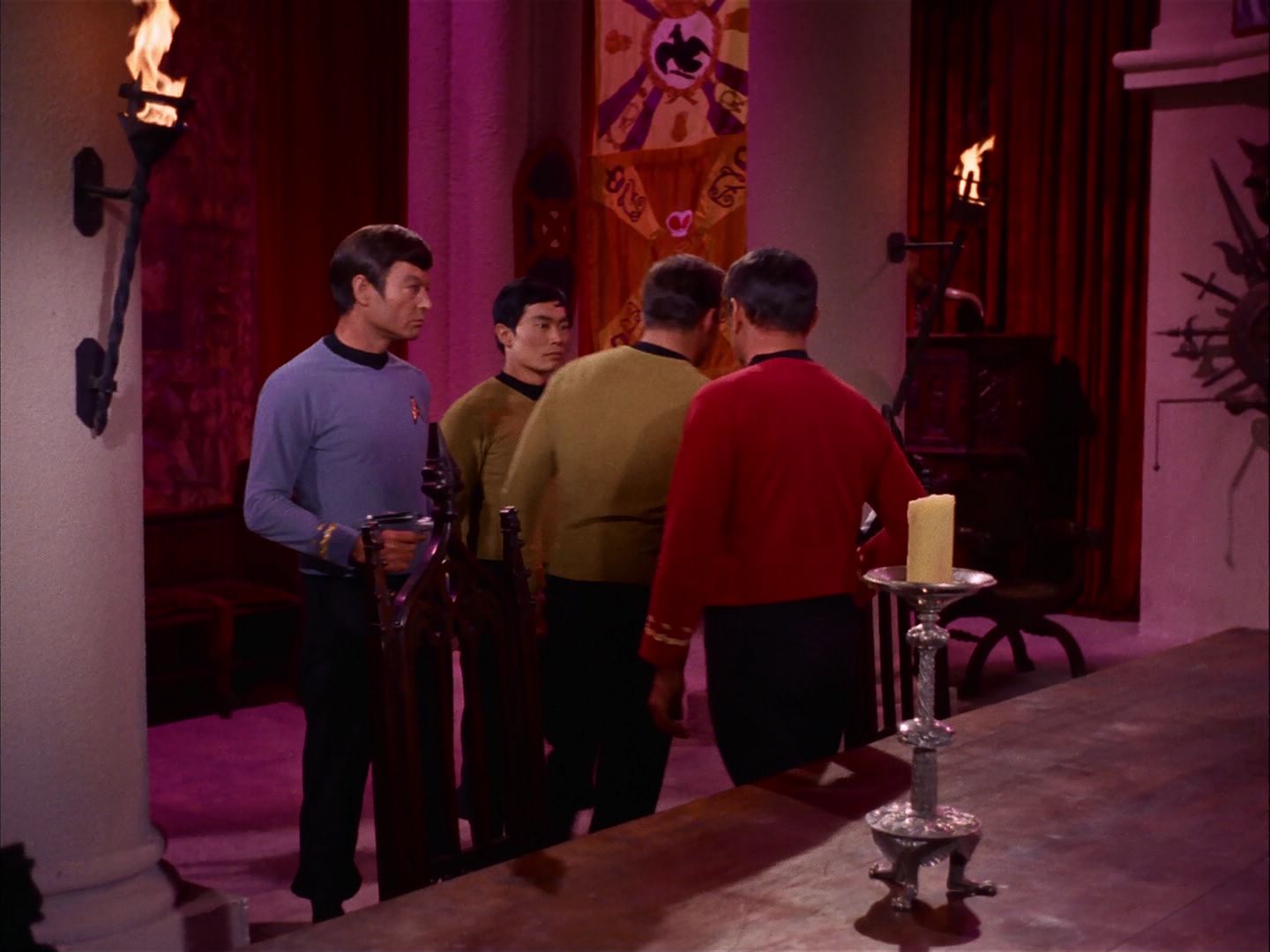ariane179254_StarTrek_2x07_Catspaw_2718.jpg