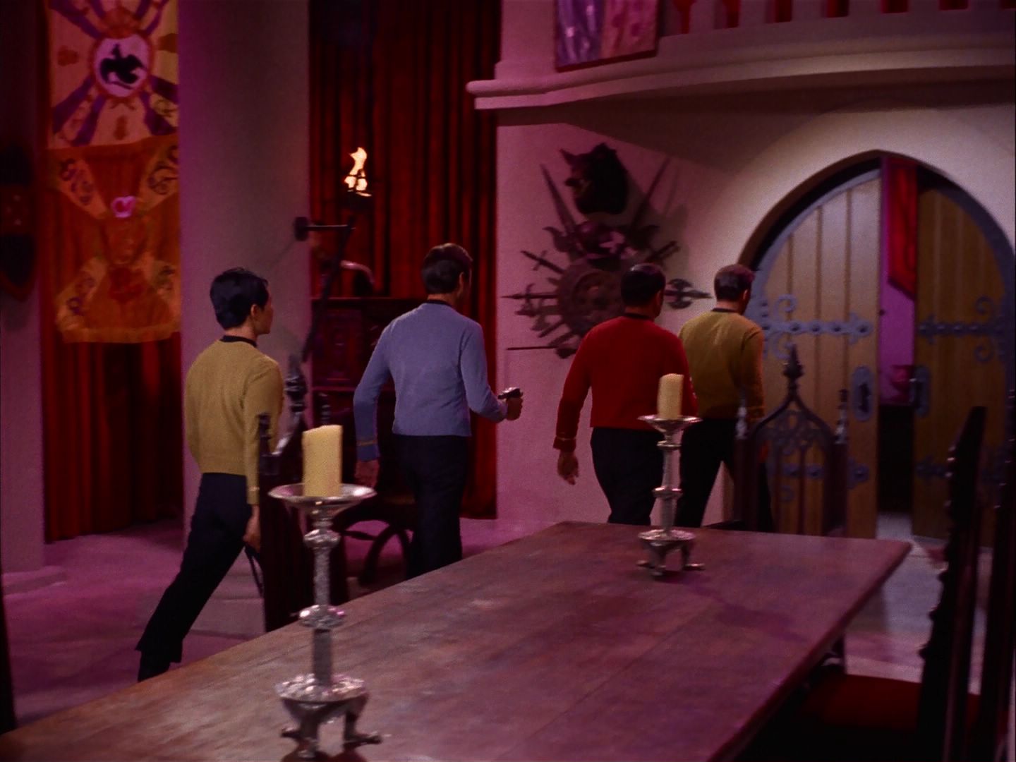 ariane179254_StarTrek_2x07_Catspaw_2721.jpg