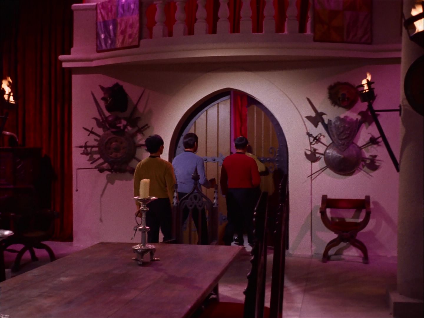 ariane179254_StarTrek_2x07_Catspaw_2723.jpg