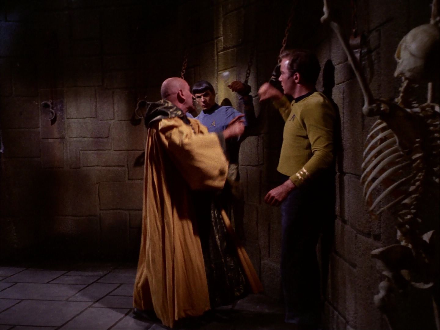 ariane179254_StarTrek_2x07_Catspaw_2776.jpg