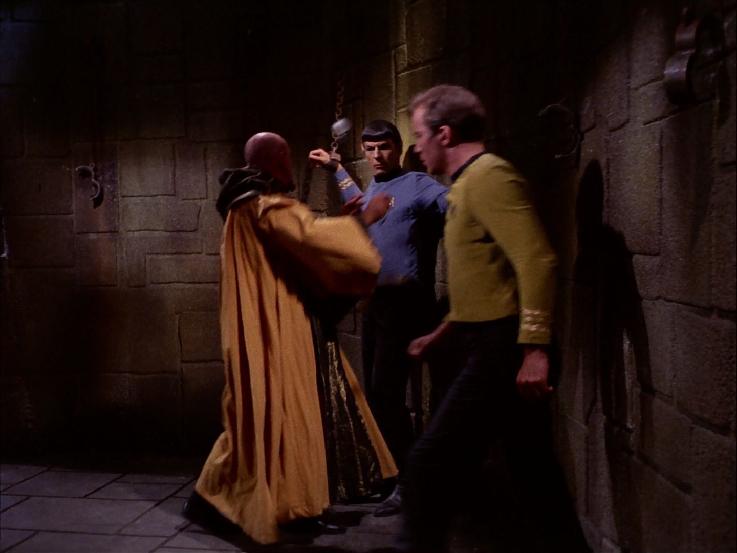 ariane179254_StarTrek_2x07_Catspaw_2778.jpg