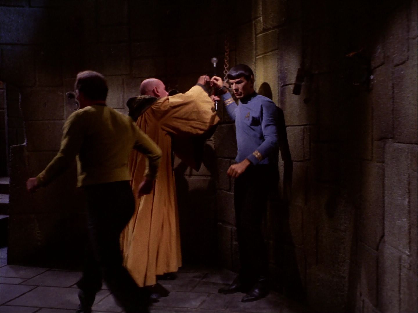 ariane179254_StarTrek_2x07_Catspaw_2779.jpg