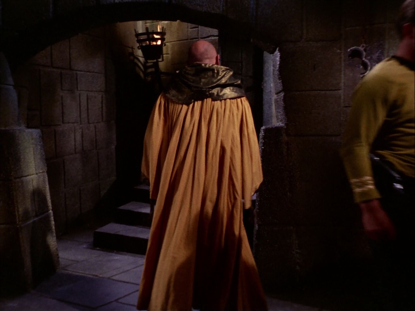 ariane179254_StarTrek_2x07_Catspaw_2807.jpg