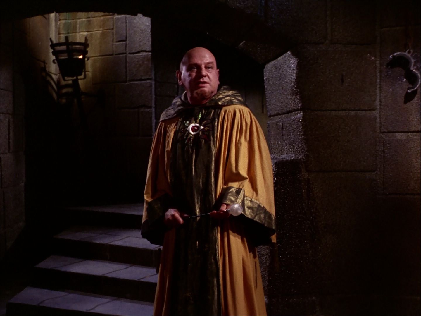 ariane179254_StarTrek_2x07_Catspaw_2814.jpg
