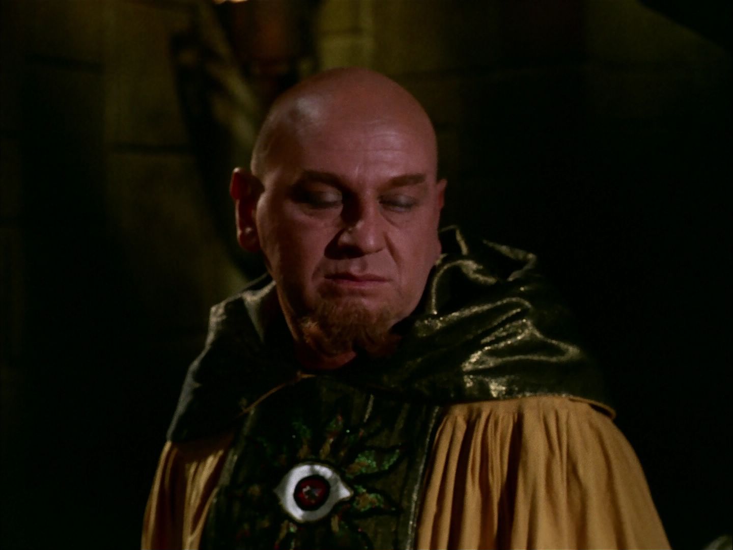 ariane179254_StarTrek_2x07_Catspaw_2821.jpg