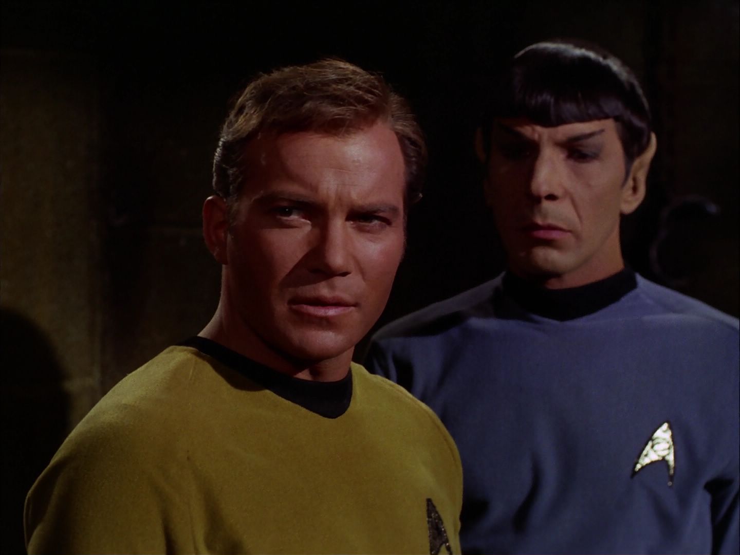 ariane179254_StarTrek_2x07_Catspaw_2830.jpg