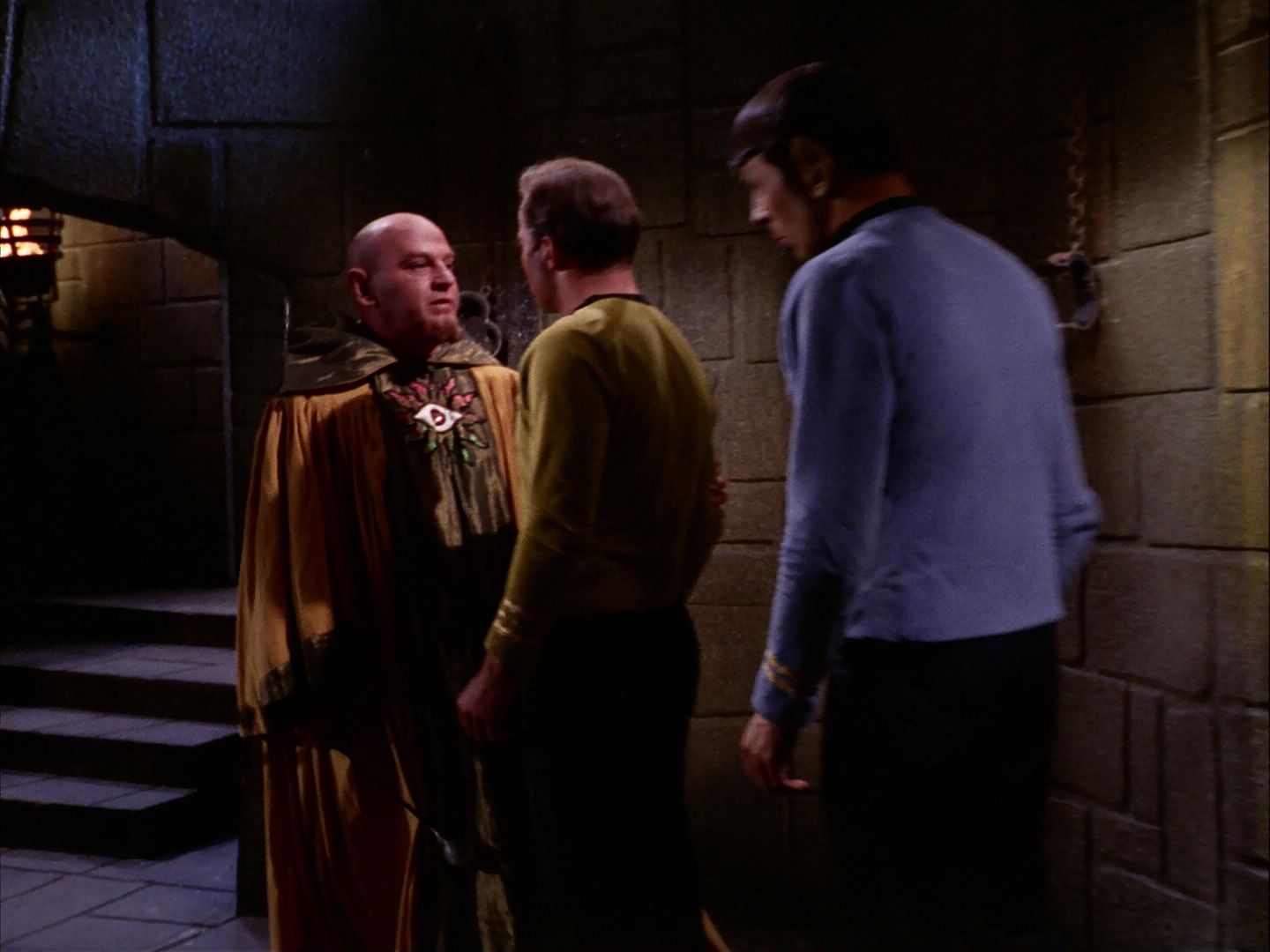 ariane179254_StarTrek_2x07_Catspaw_2834.jpg