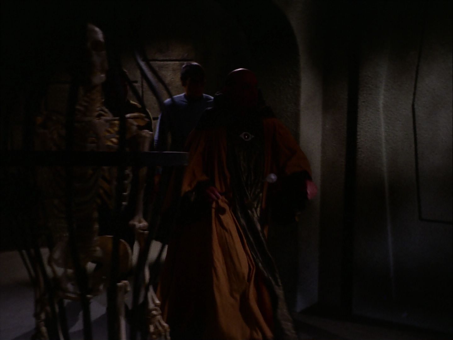 ariane179254_StarTrek_2x07_Catspaw_2863.jpg