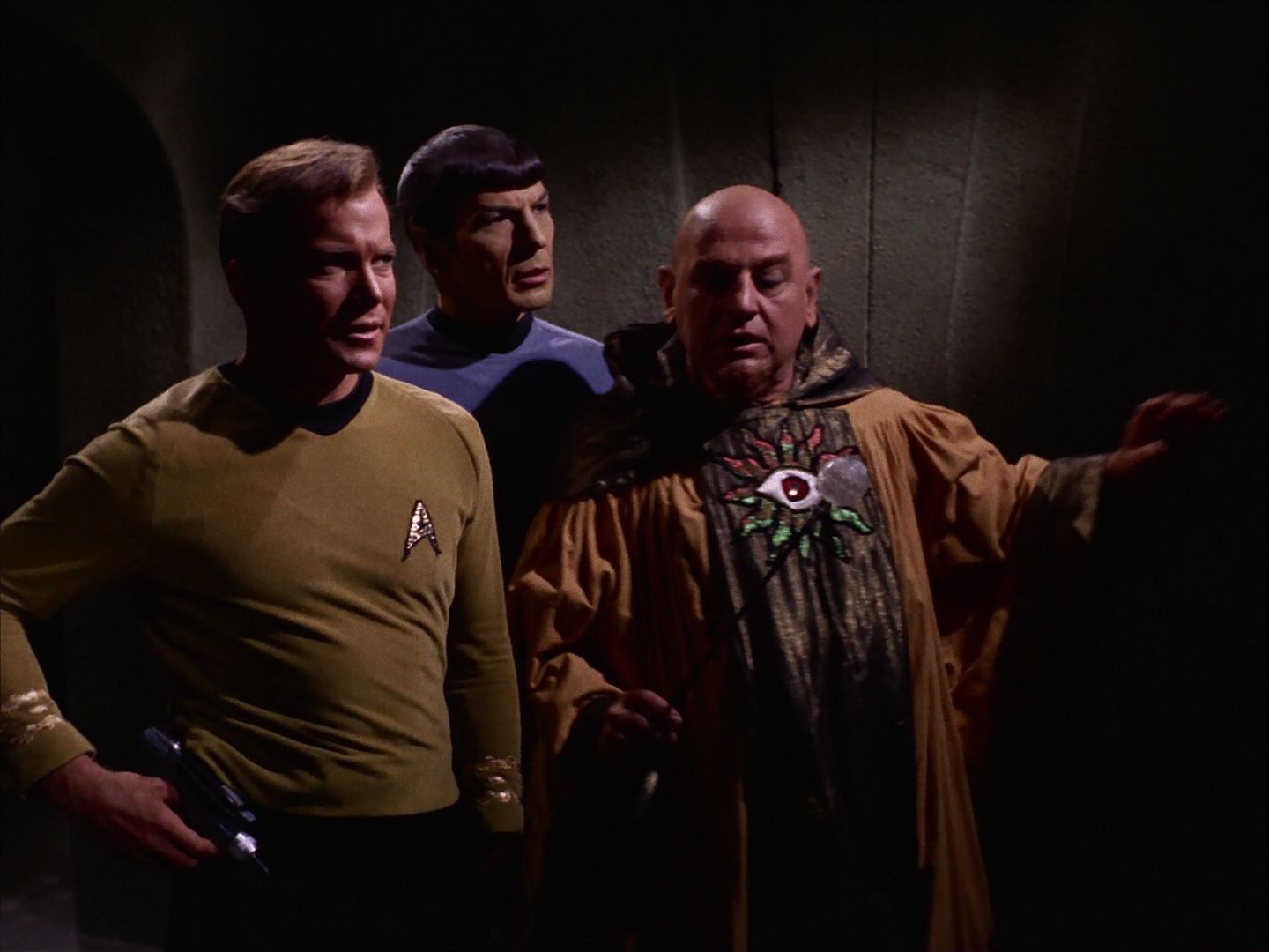 ariane179254_StarTrek_2x07_Catspaw_2903.jpg