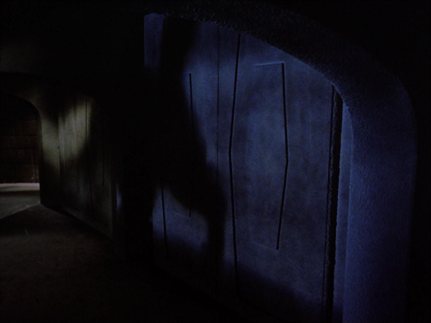 ariane179254_StarTrek_2x07_Catspaw_2941.jpg