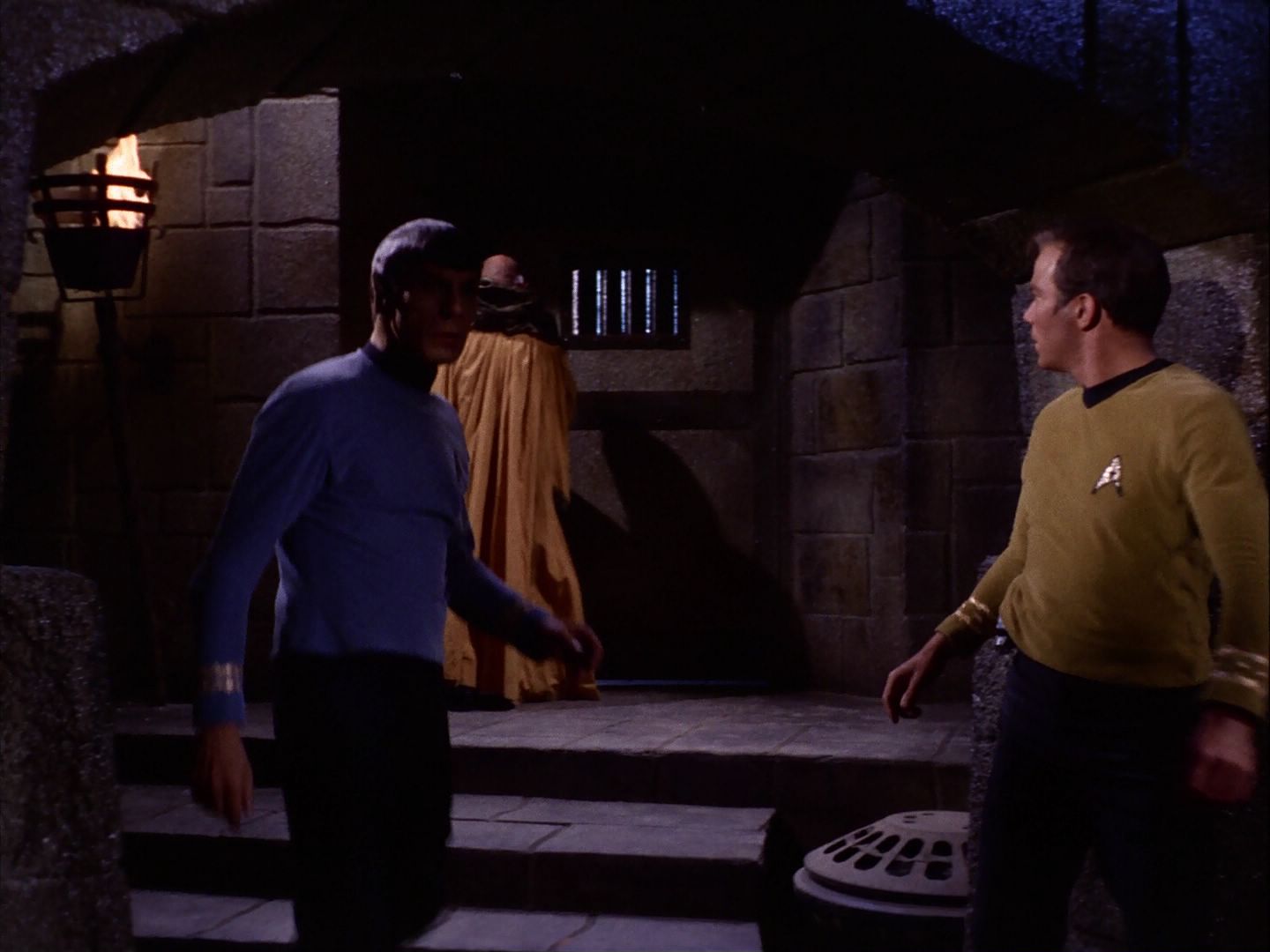 ariane179254_StarTrek_2x07_Catspaw_2950.jpg