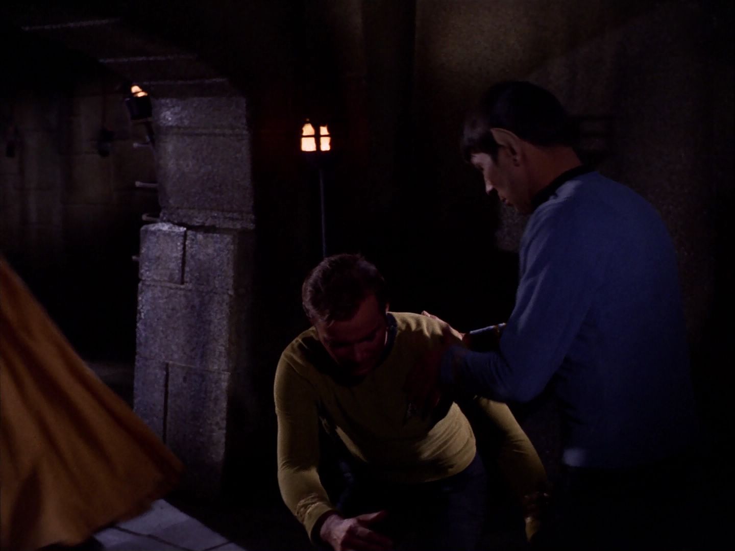 ariane179254_StarTrek_2x07_Catspaw_2965.jpg
