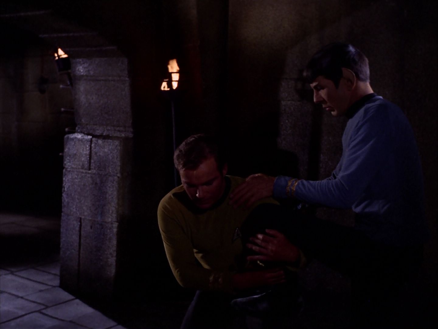 ariane179254_StarTrek_2x07_Catspaw_2966.jpg