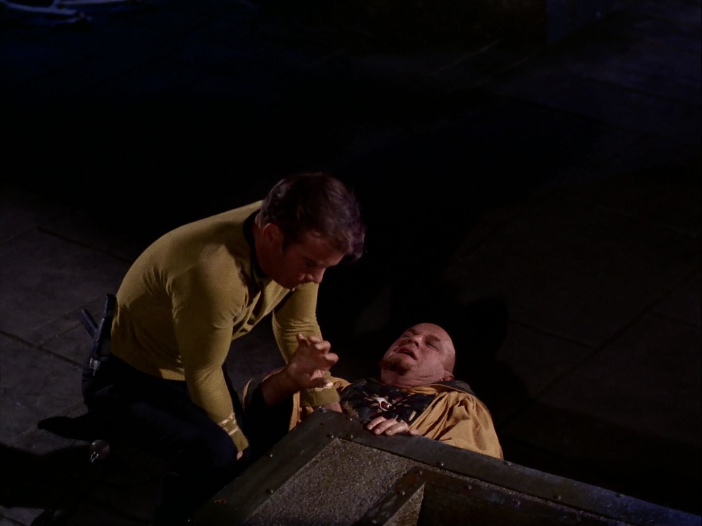 ariane179254_StarTrek_2x07_Catspaw_3000.jpg