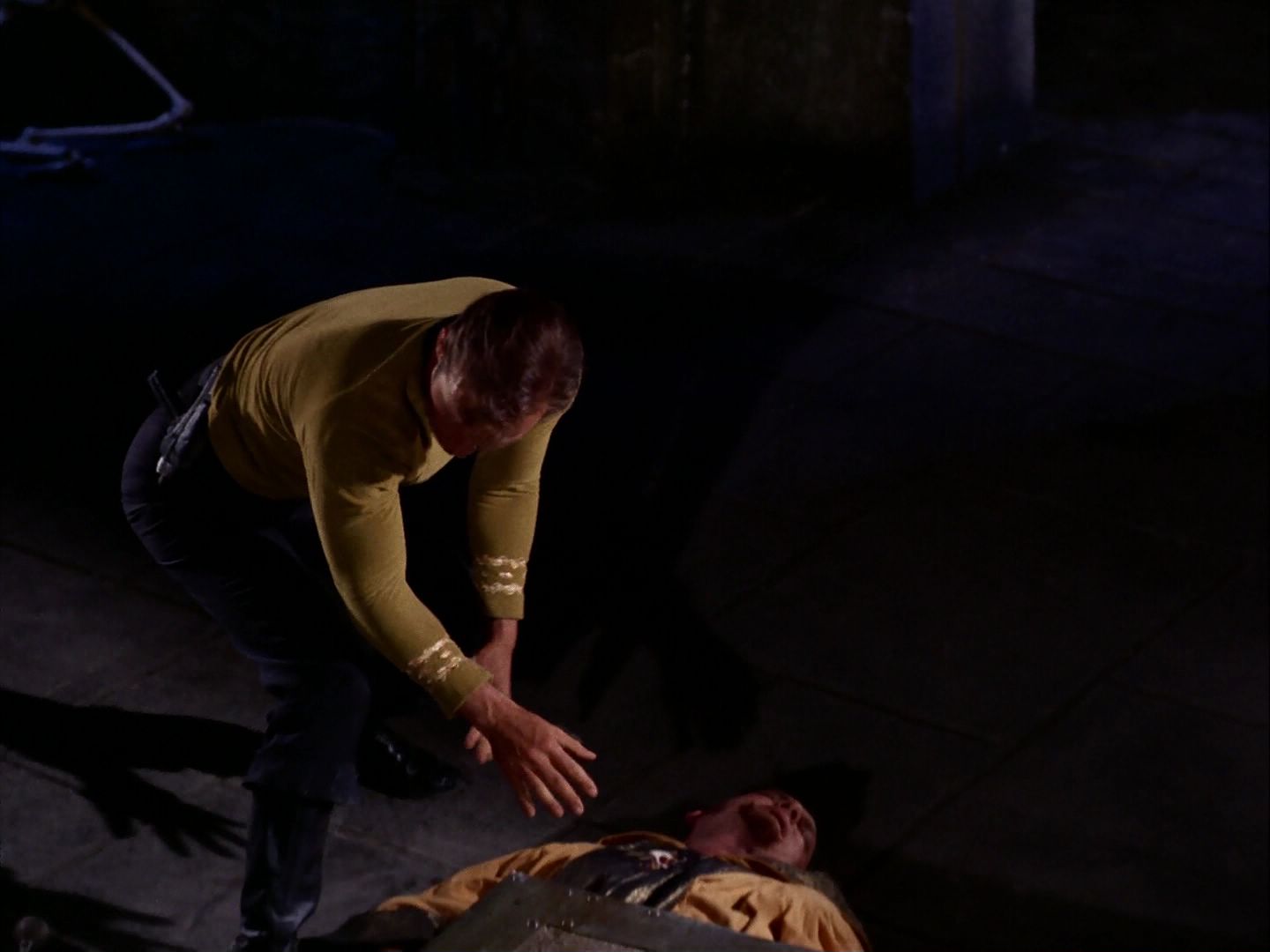 ariane179254_StarTrek_2x07_Catspaw_3012.jpg