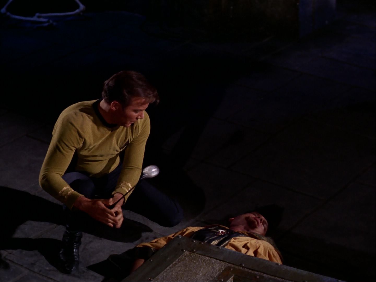 ariane179254_StarTrek_2x07_Catspaw_3015.jpg