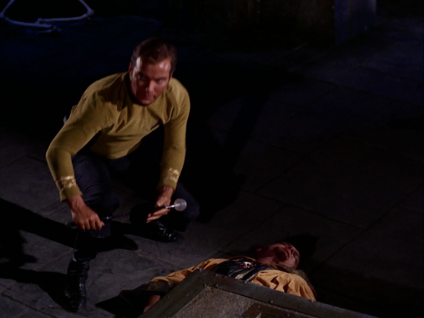 ariane179254_StarTrek_2x07_Catspaw_3016.jpg
