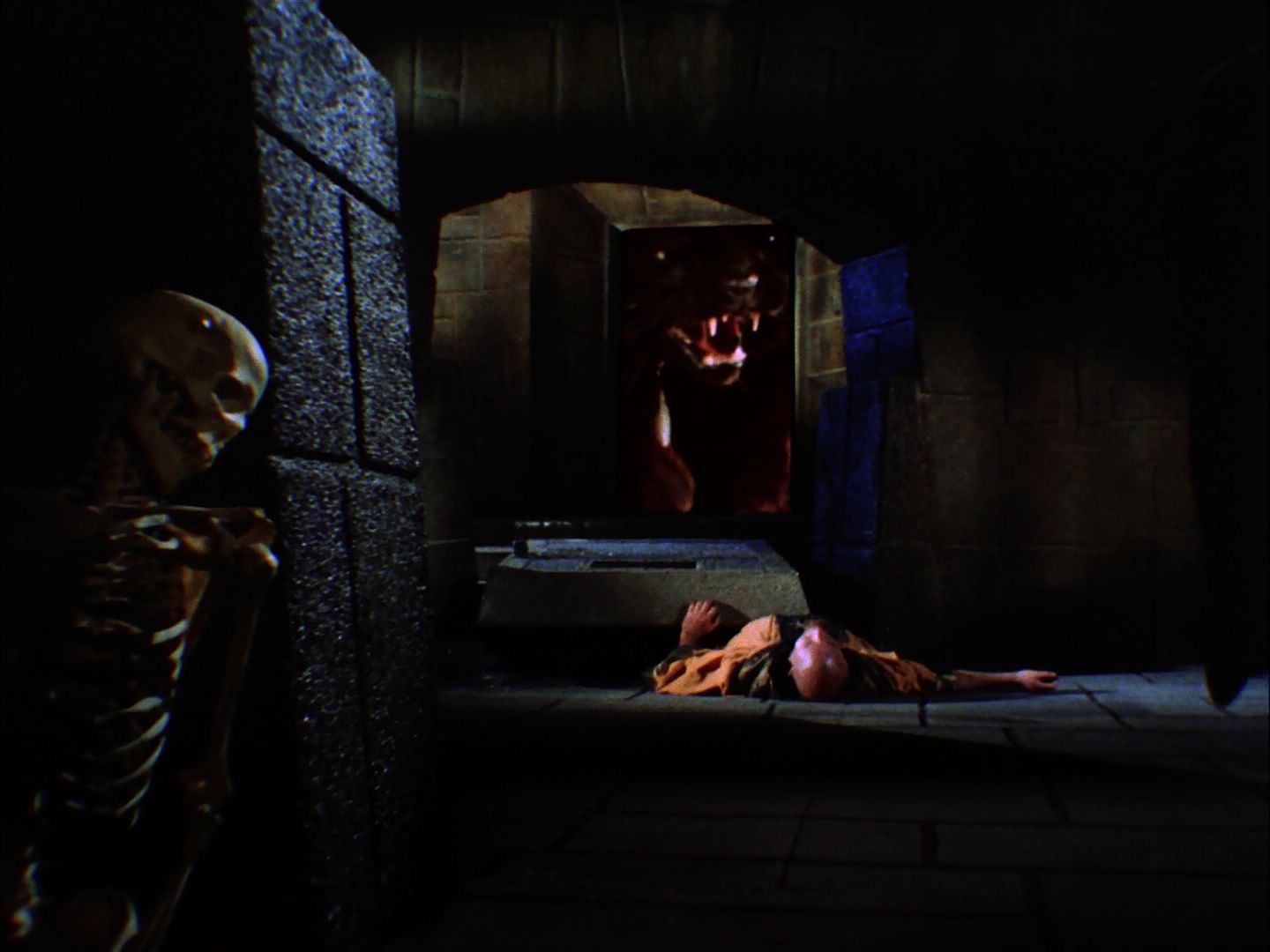 ariane179254_StarTrek_2x07_Catspaw_3019.jpg
