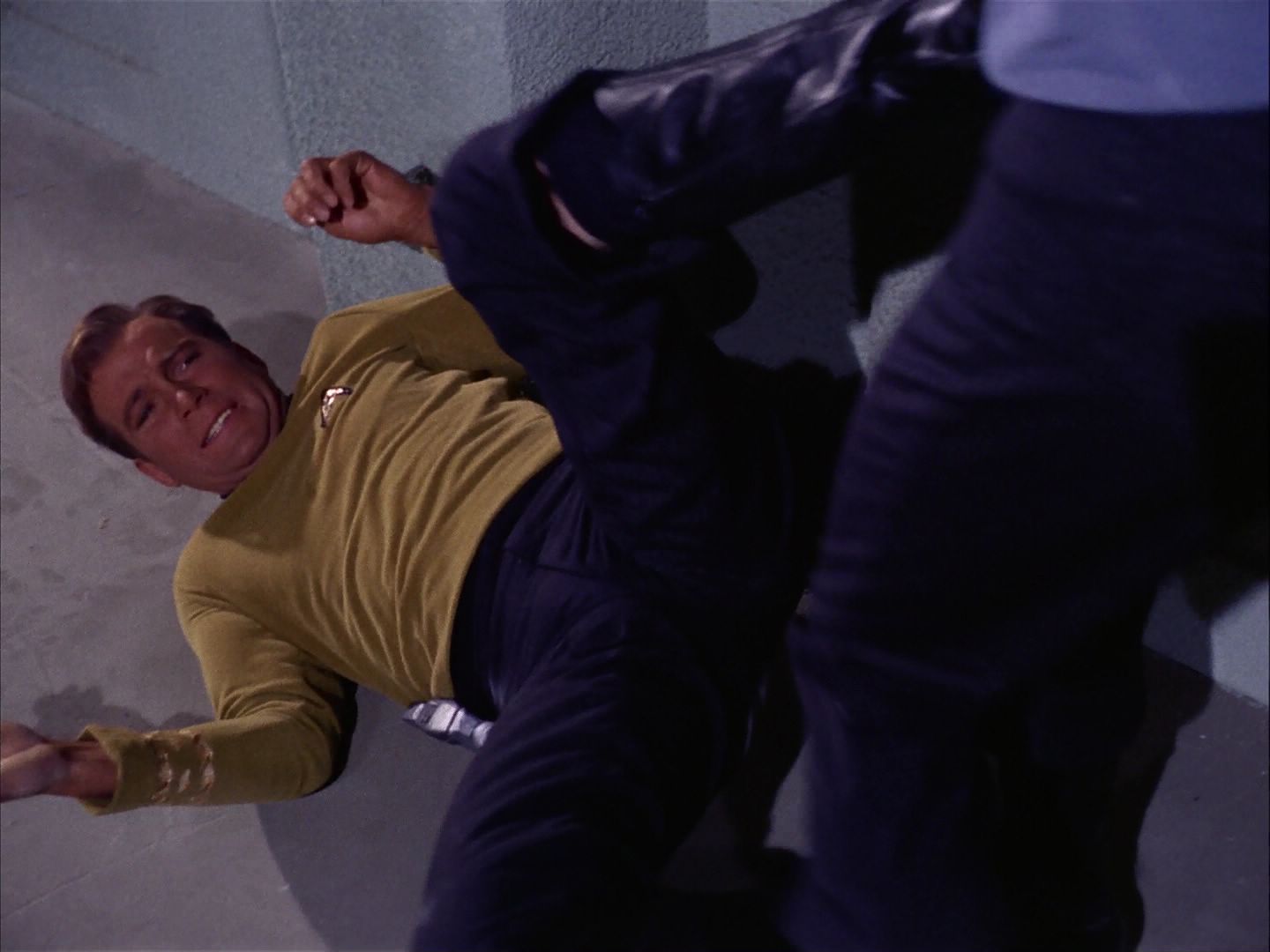 ariane179254_StarTrek_2x07_Catspaw_3048.jpg