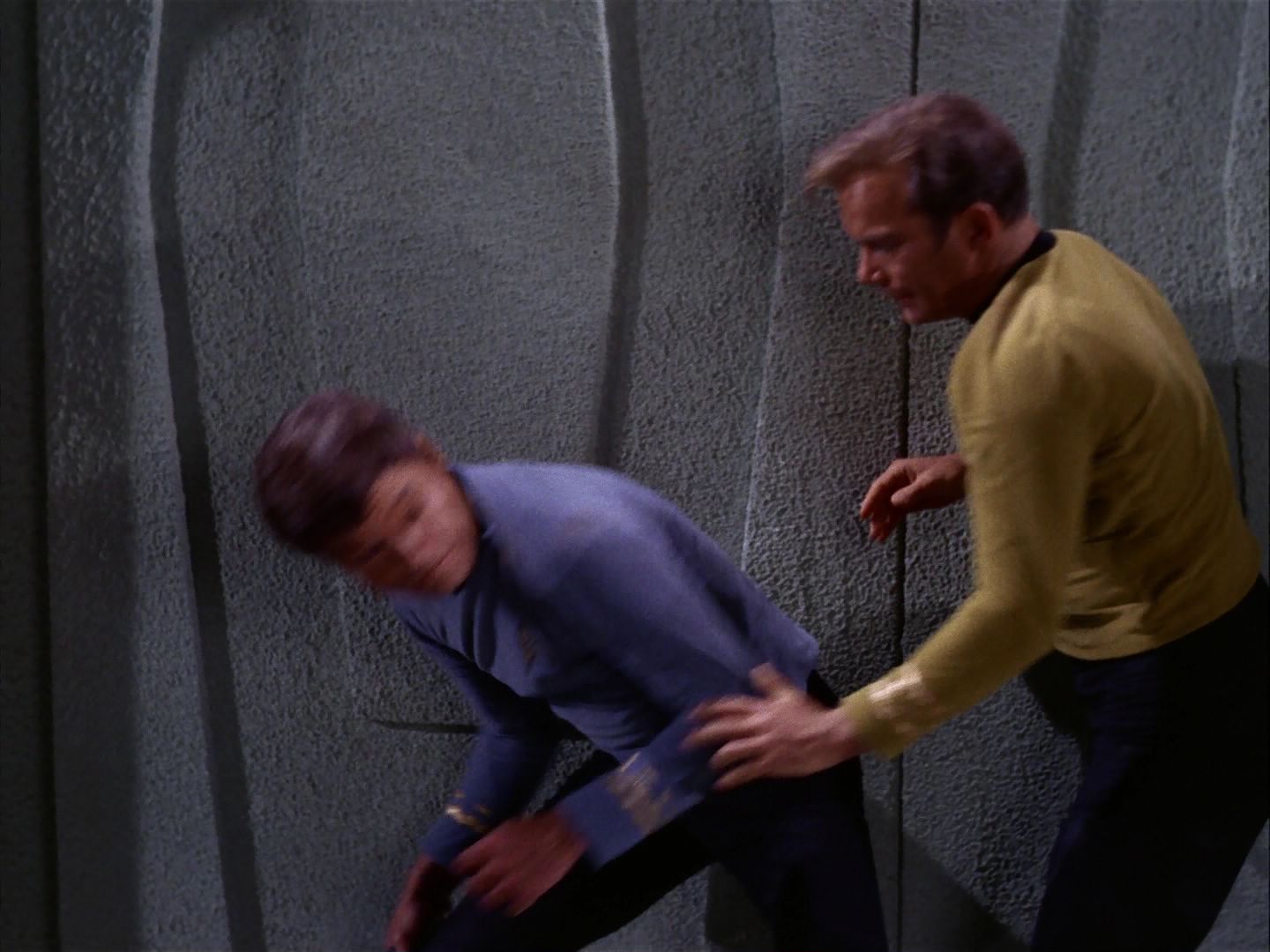 ariane179254_StarTrek_2x07_Catspaw_3064.jpg
